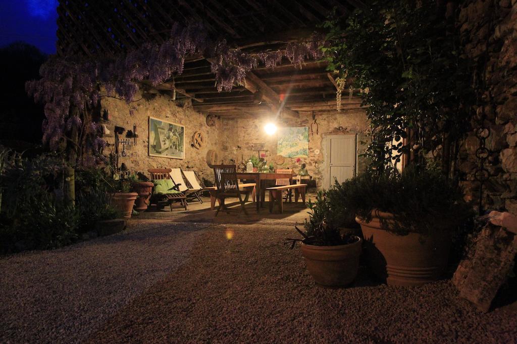 Le Balcon Commingeois Bed & Breakfast Chein-Dessus Oda fotoğraf